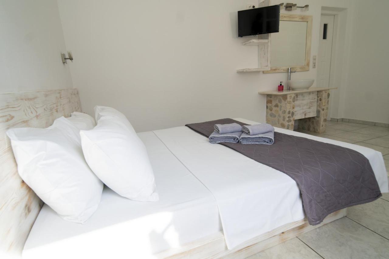 Porto Naoussa (Adults Only) Hotel ภายนอก รูปภาพ